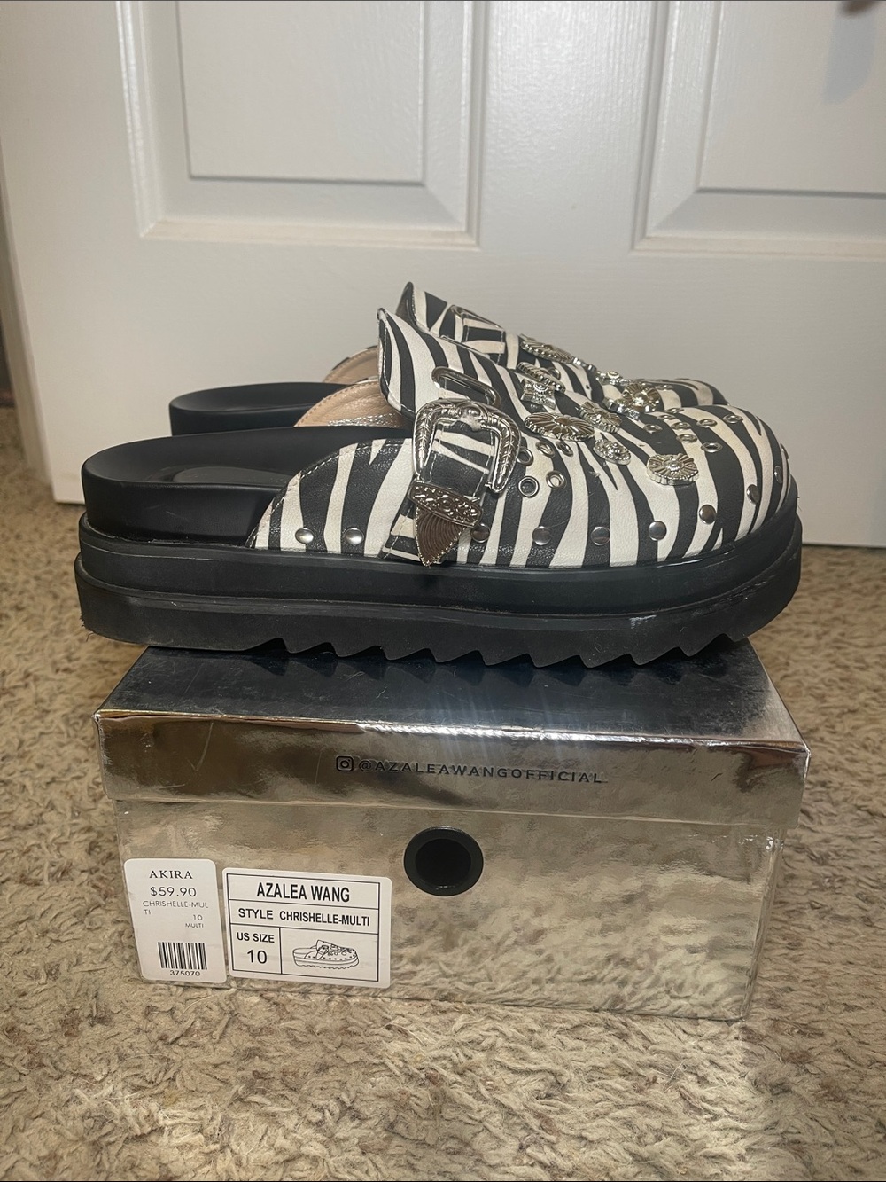 AZALEA WANG Zebra Print Studded Platform Clogs - Picture 4 of 5